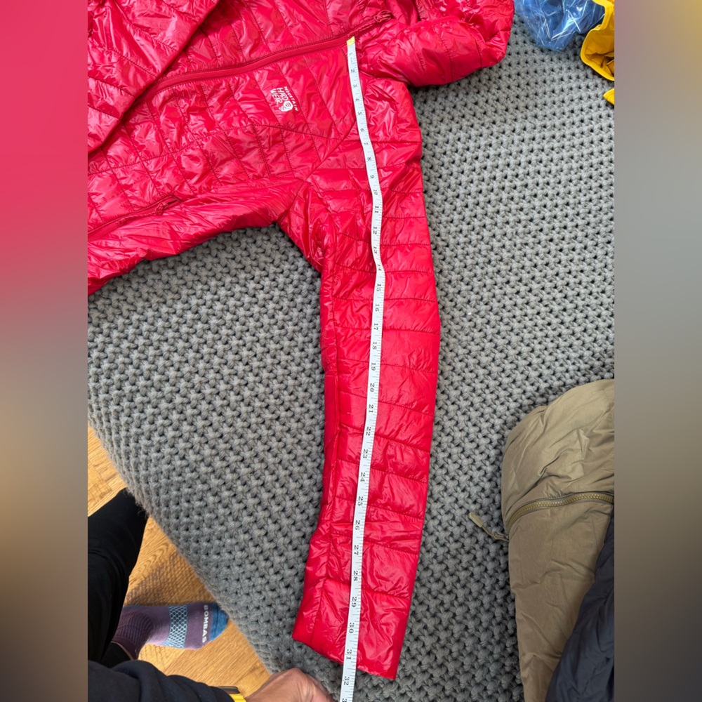 Mountain Hardwear Women's Red Quilted Hooded Insulated Jacket - Picture 8 of 9